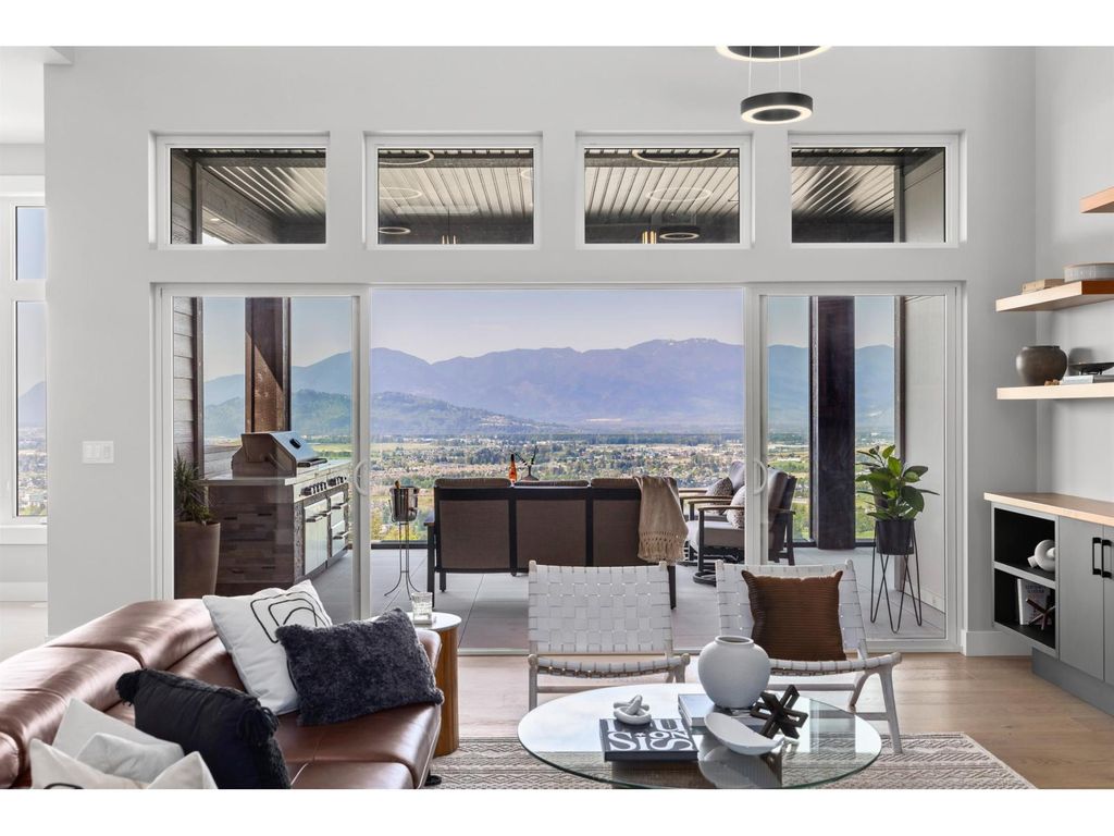 5487 Maclachlan Place|promontory, Chilliwack