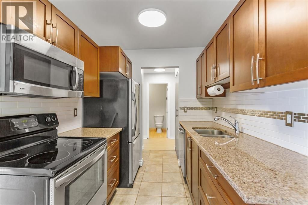112 590 Whiting Way, Coquitlam