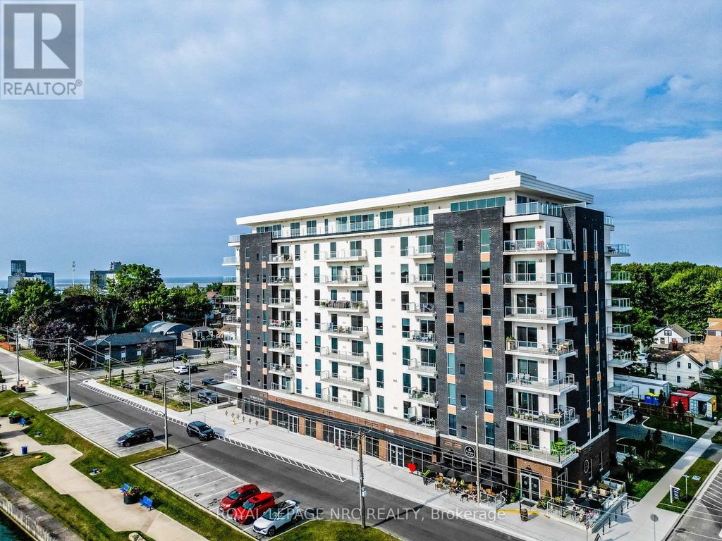 204 - 118 West Street, Port Colborne (sugarloaf)