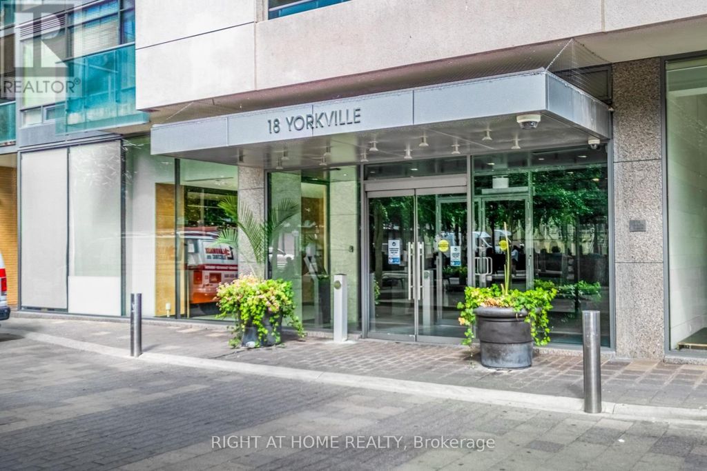 305 - 18 Yorkville Avenue, Toronto (annex)