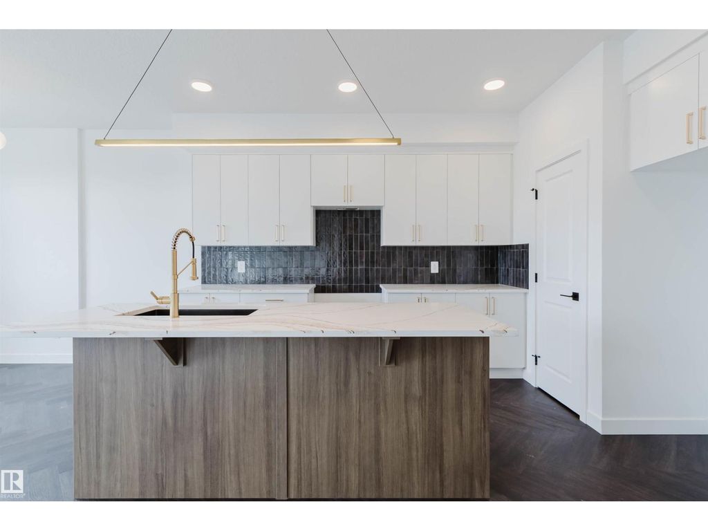 8300 Kiriak Lo Sw, Edmonton