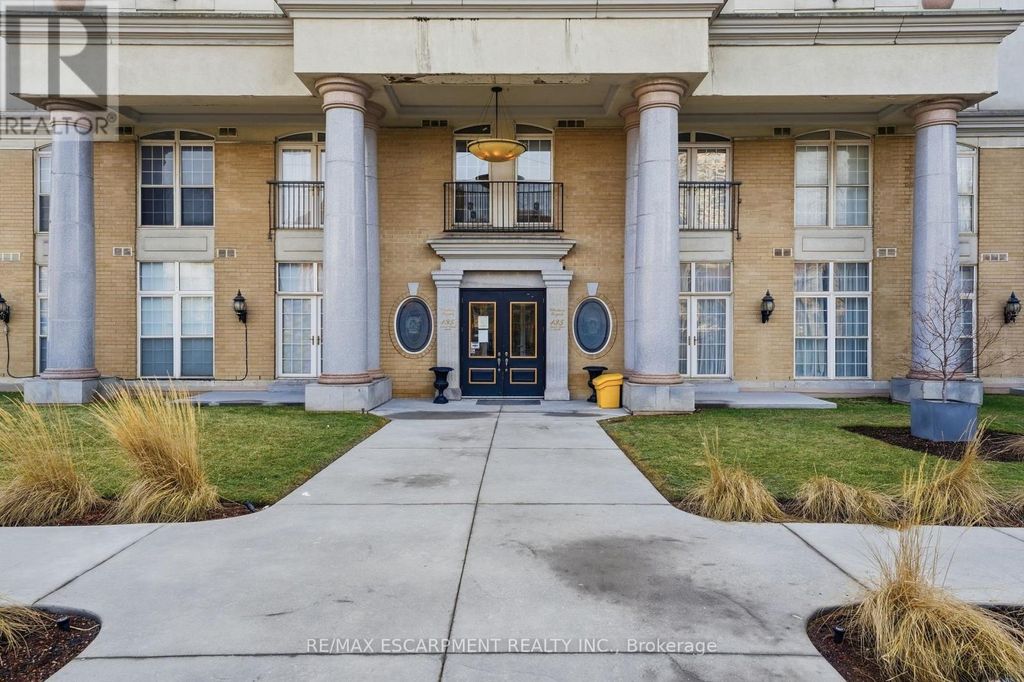802 - 135 James Street S, Hamilton (corktown)