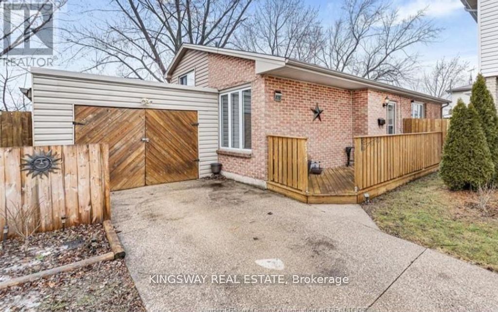 8315 East Moor Court, Windsor