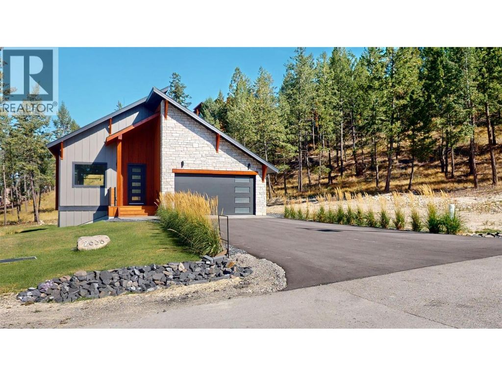 2636 Taynton Trail, Invermere