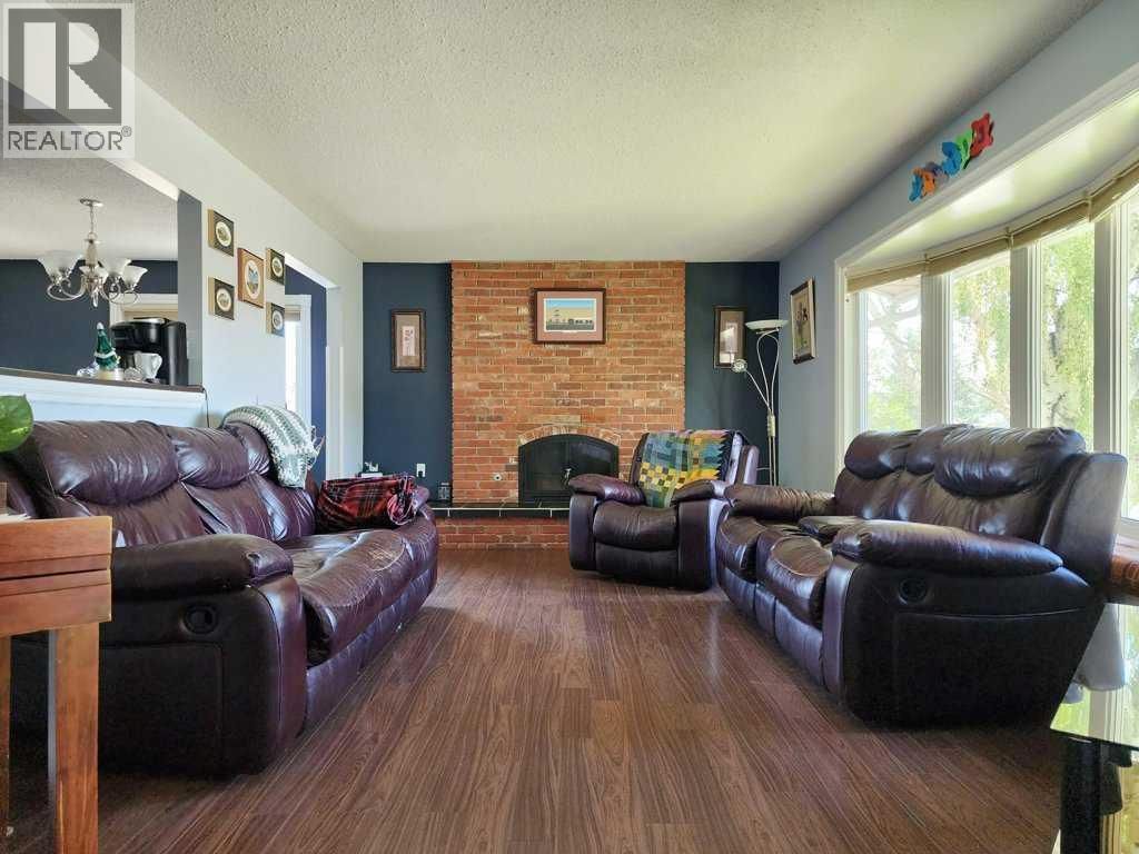 667 21st Street, Fort Macleod