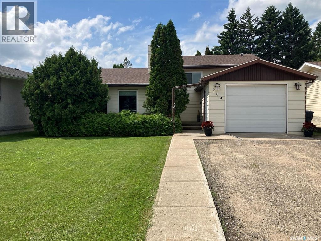 904 Centre Street, Nipawin