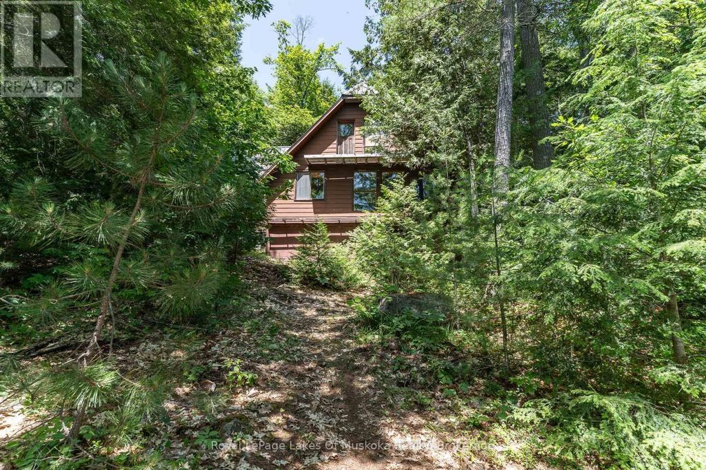 19687 Kawagama North Shore, Algonquin Highlands (mcclintock)