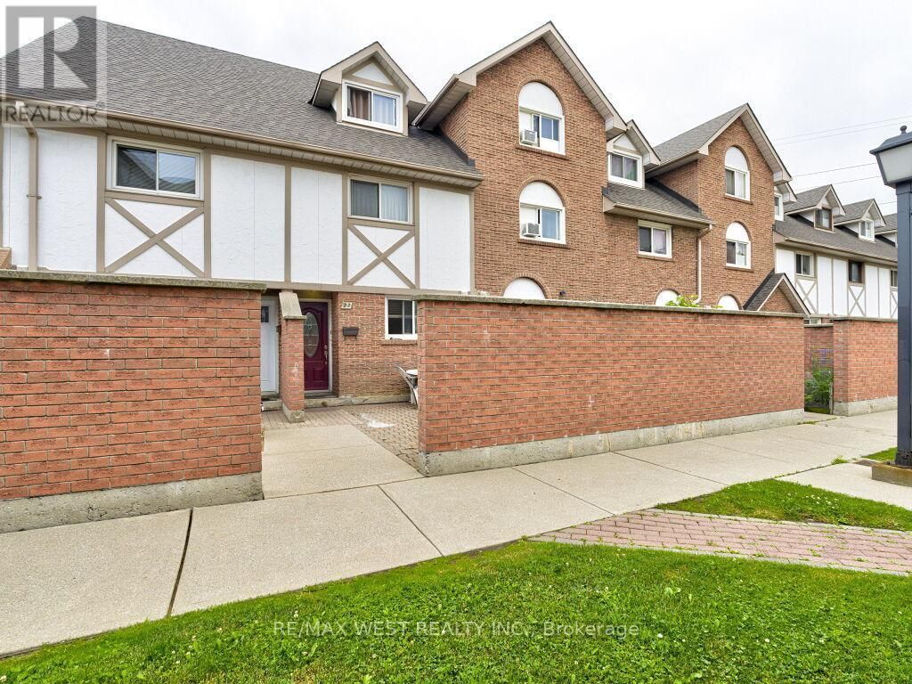 22 - 83 Irwin Road, Toronto (elms-Old Rexdale)