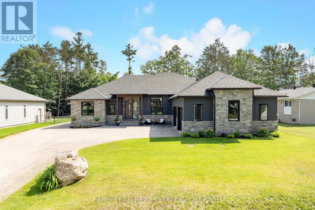 7 Reynolds Road, Tiny (wyevale)