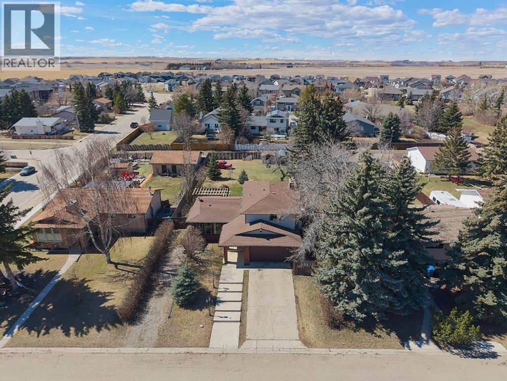 677 Wallace Drive, Carstairs