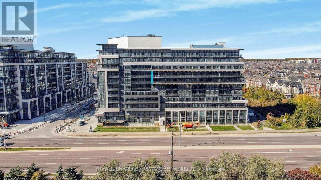 820 - 395 Dundas Street, Oakville (go Glenorchy)