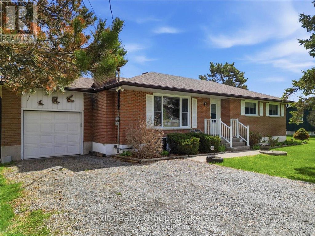 196 Elmwood Drive, Belleville (belleville Ward)