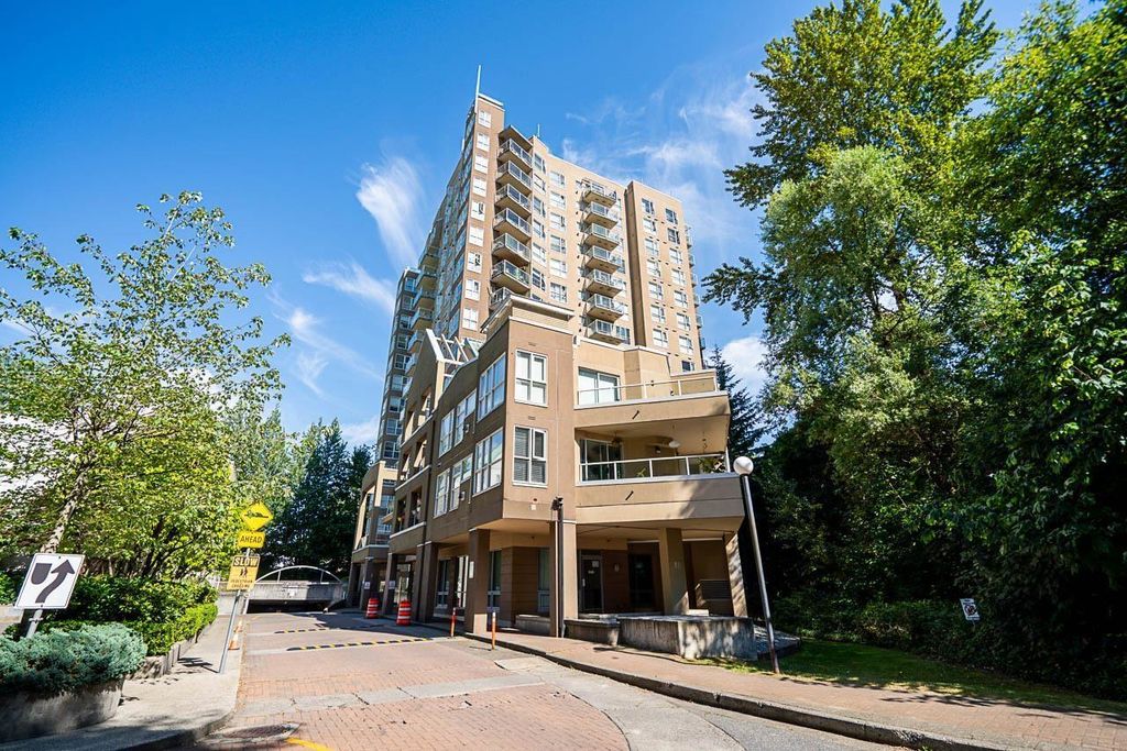1508 9830 Whalley Boulevard, Surrey