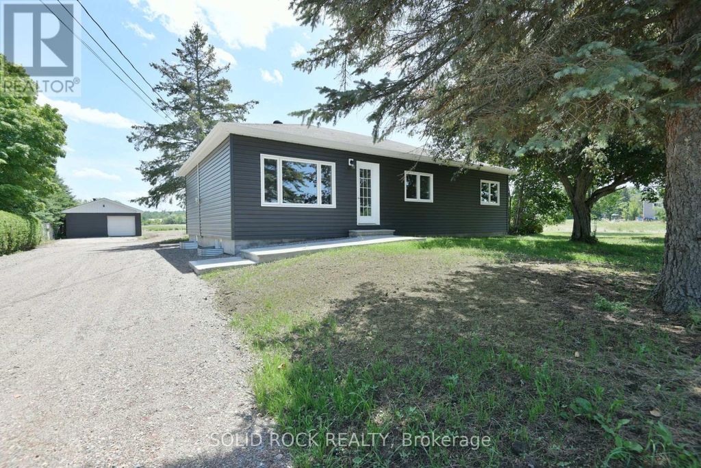 1097 132 Highway, Admaston/bromley