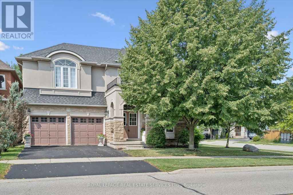 372 Creek Path Avenue, Oakville (br Bronte)