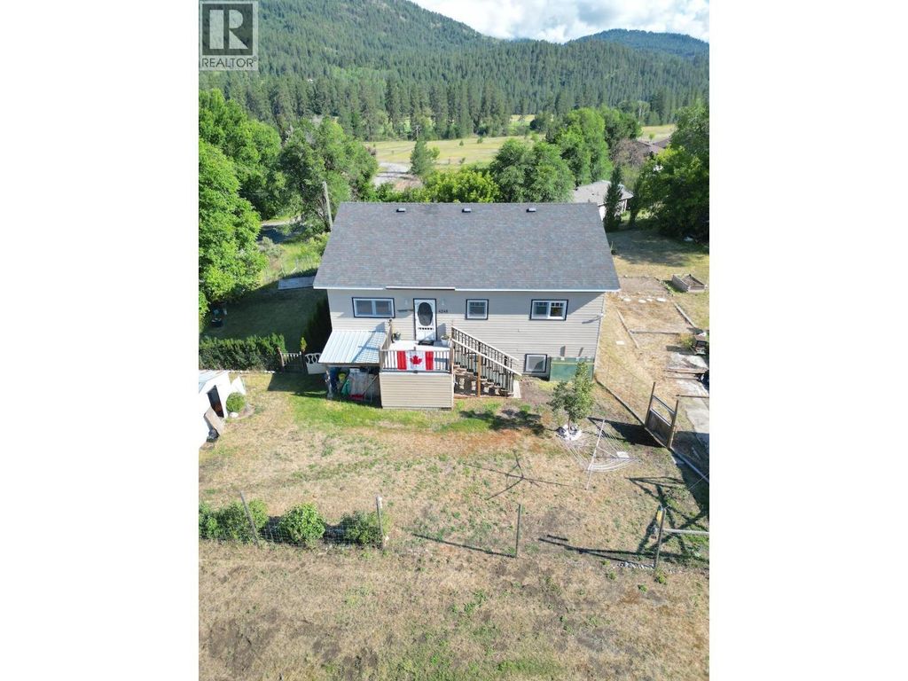 4240 Vancouver Avenue E, Grand Forks