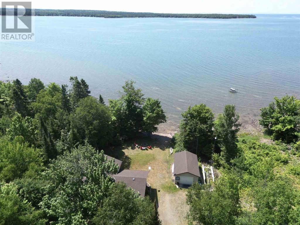279 Nils Bay Rd, Goulais River