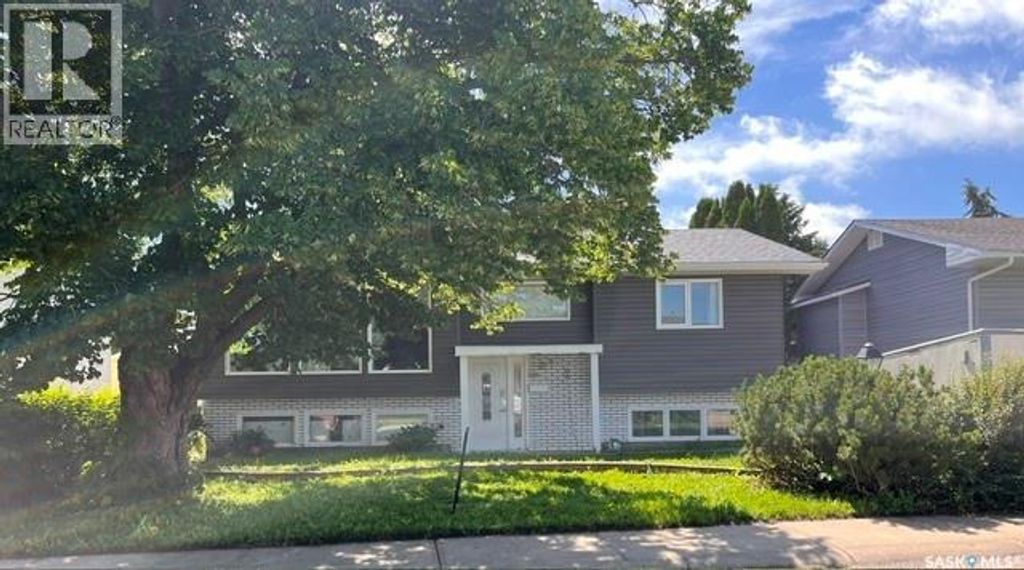 1321 Prince Crescent, Moose Jaw