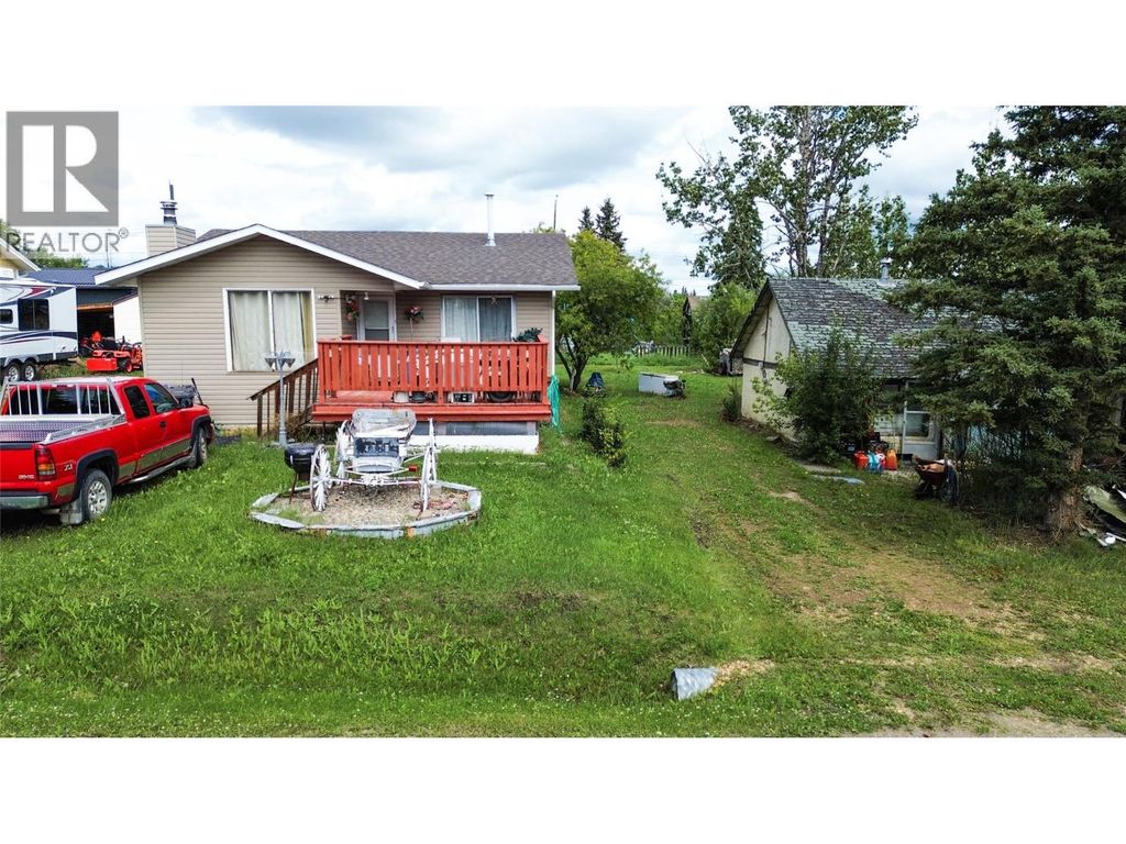 4828 / 4830 47 Avenue, Pouce Coupe