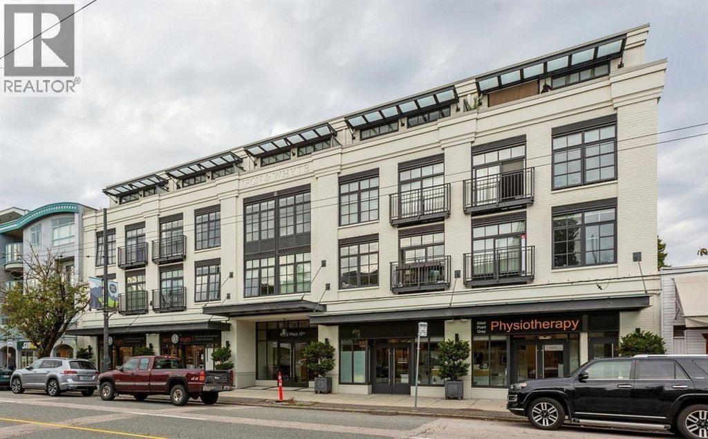 203 4355 W 10th Avenue, Vancouver