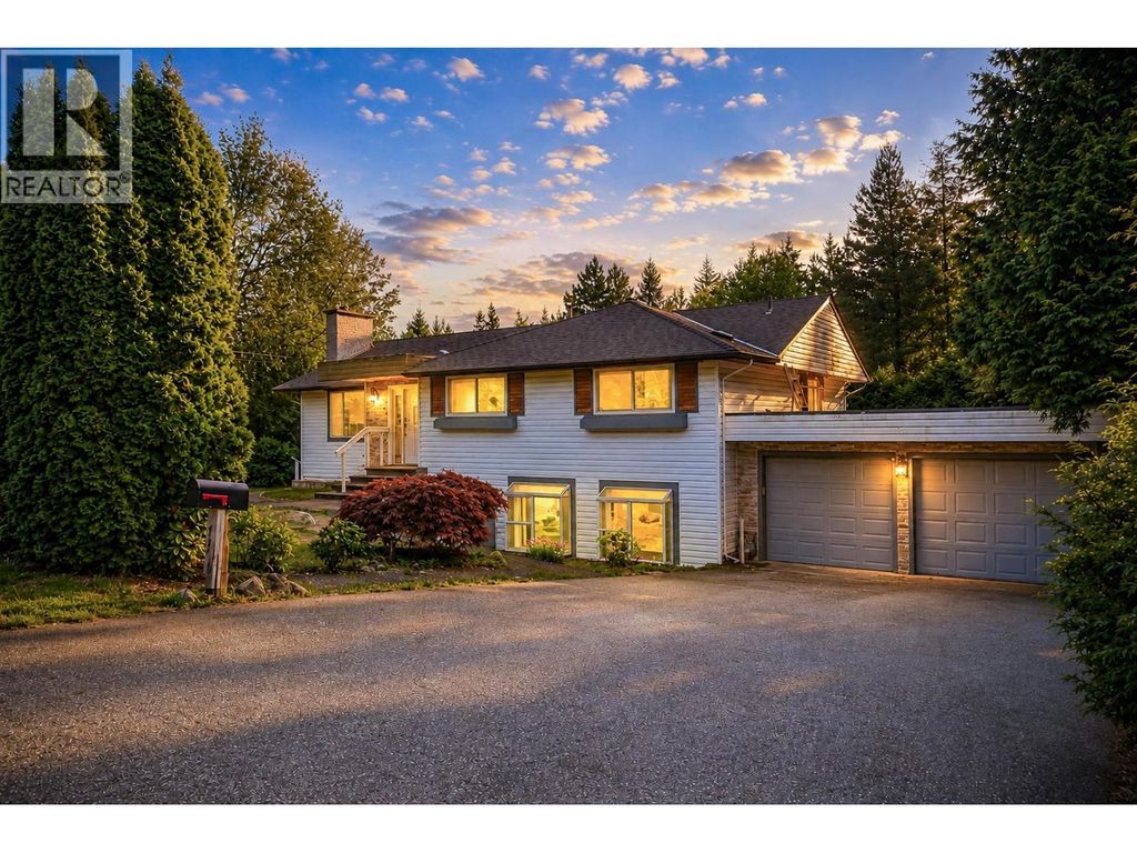 4380 Woodcrest Road, West Vancouver
