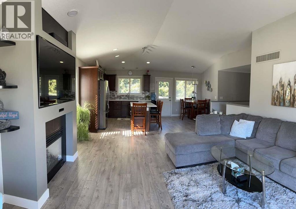 2906 Bentley Road, West Kelowna