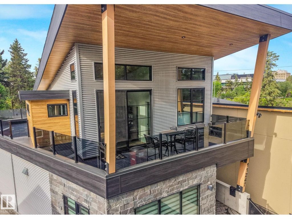 11247 71 Av Nw, Edmonton