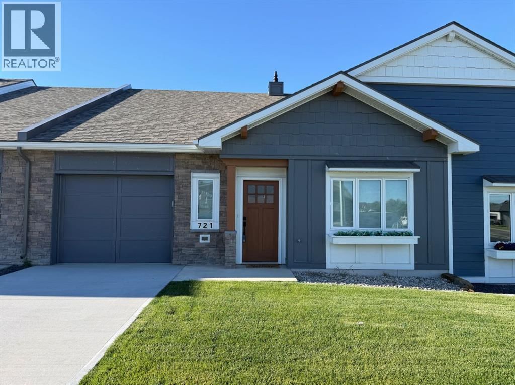 721 7 Avenue W, Cardston