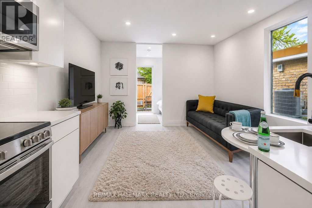 2 - 415 Dundas Street E, Toronto (moss Park)