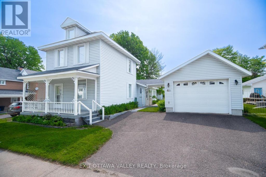 415 Trafalgar Road, Pembroke