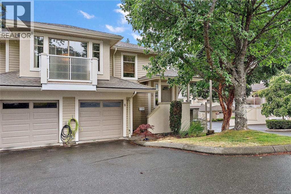 8 850 Parklands Dr, Esquimalt