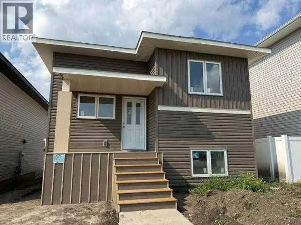 10 Memorial Parkway, Rural Red Deer County