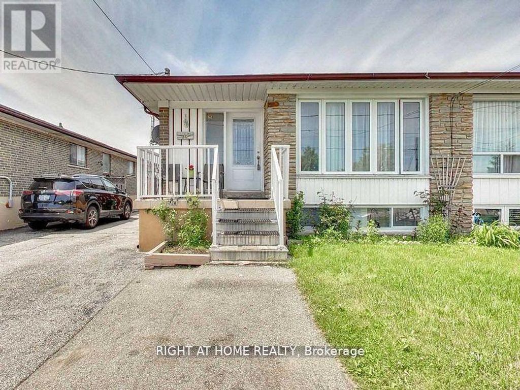 Main Floor - 34 Goldsboro Road, Toronto (humber Summit)