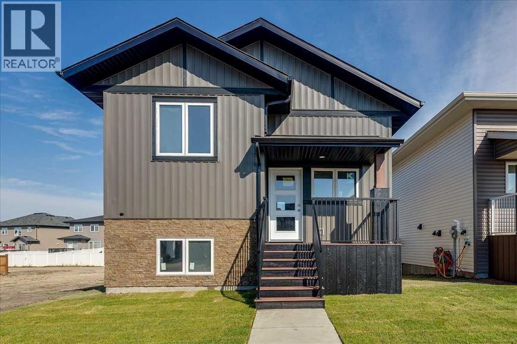 12 Memorial Parkway, Rural Red Deer County