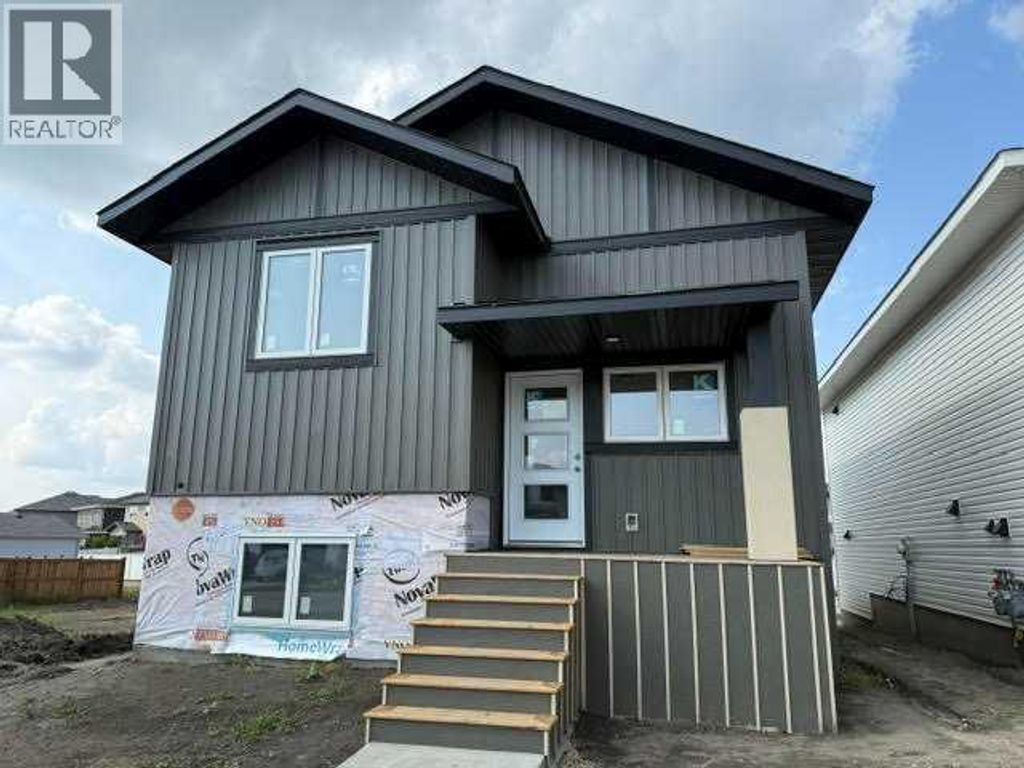 12 Memorial Parkway, Rural Red Deer County