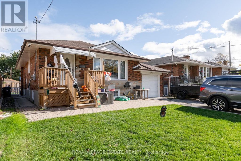 5 Barlow Road, Toronto (woburn)