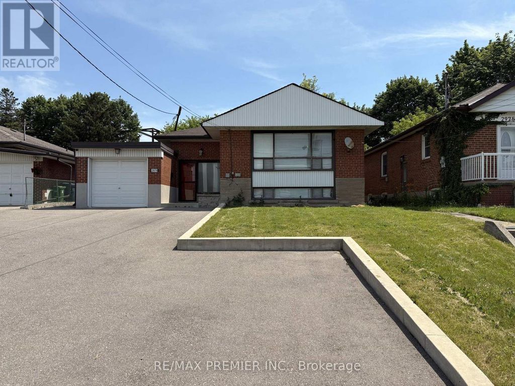 2979 Weston Road, Toronto (humberlea-Pelmo Park)