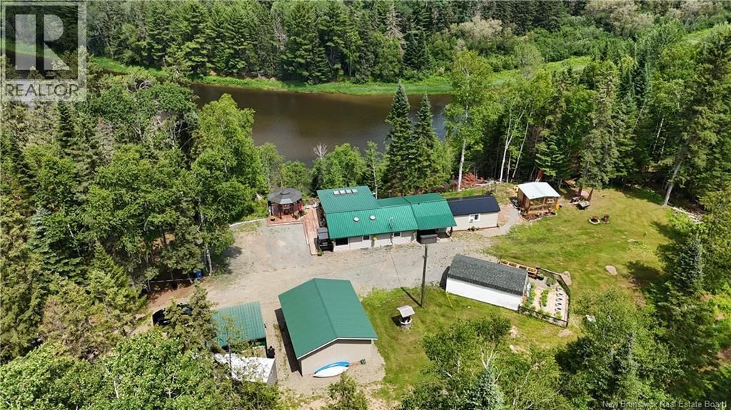 1546 Route 385, Oxbow