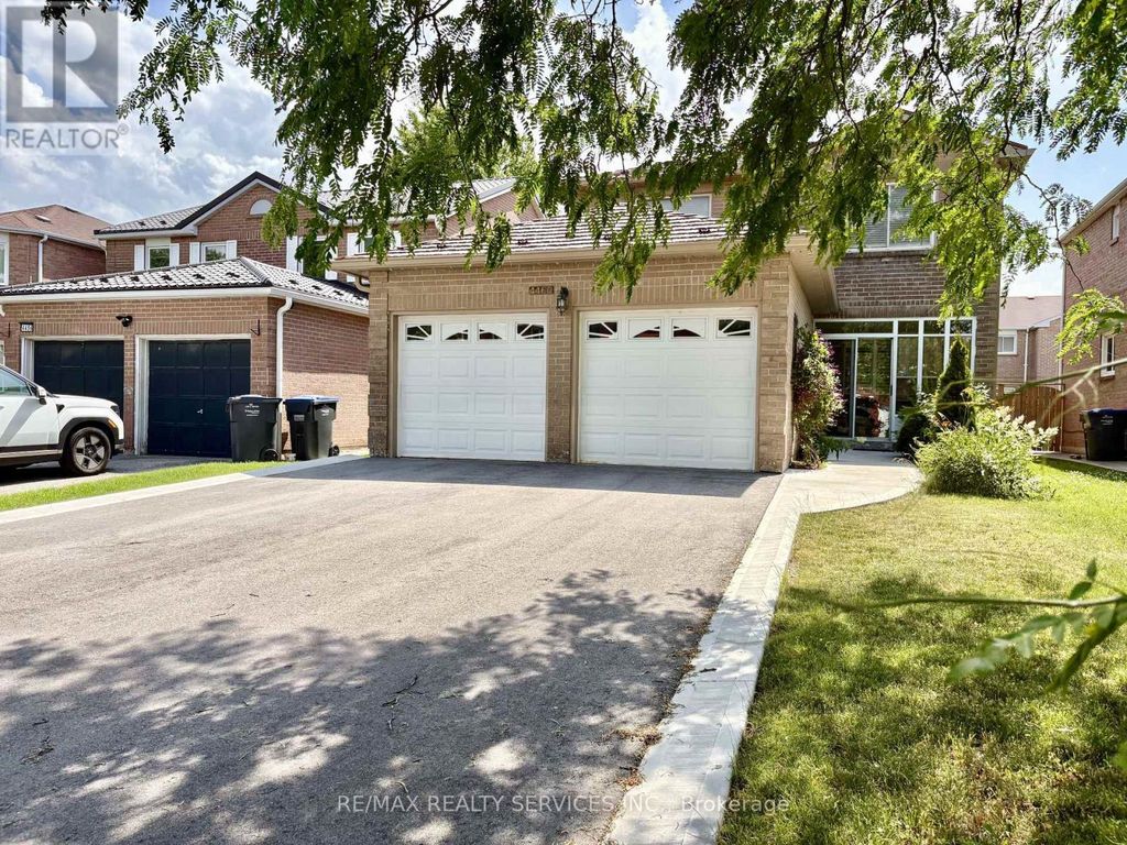 4460 Ashley Avenue, Mississauga (hurontario)