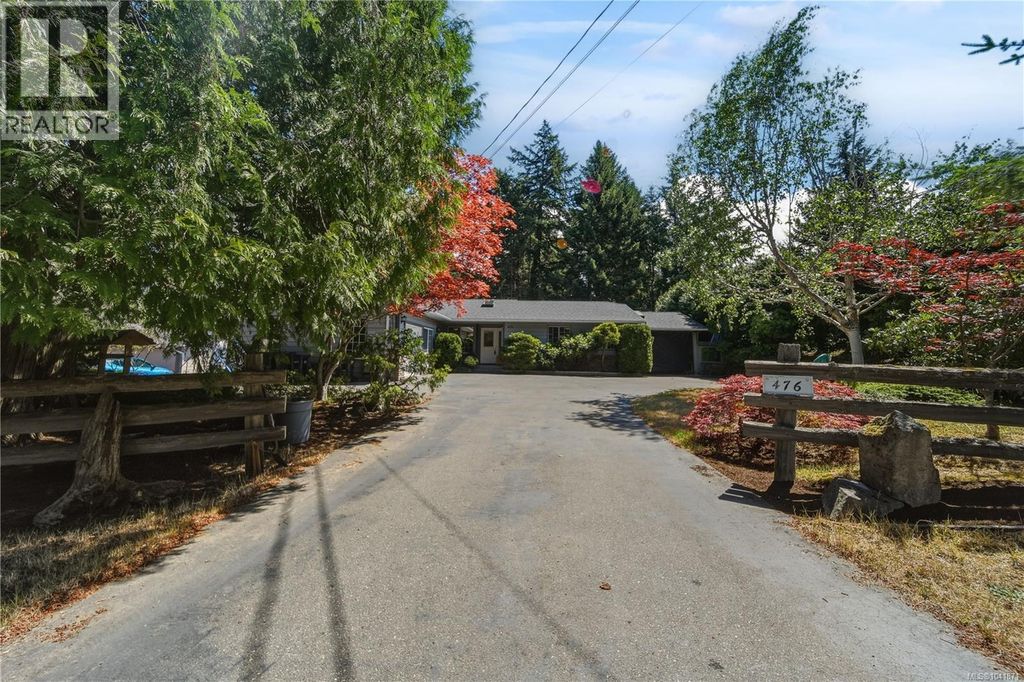 476 Qualicum Rd, Qualicum Beach