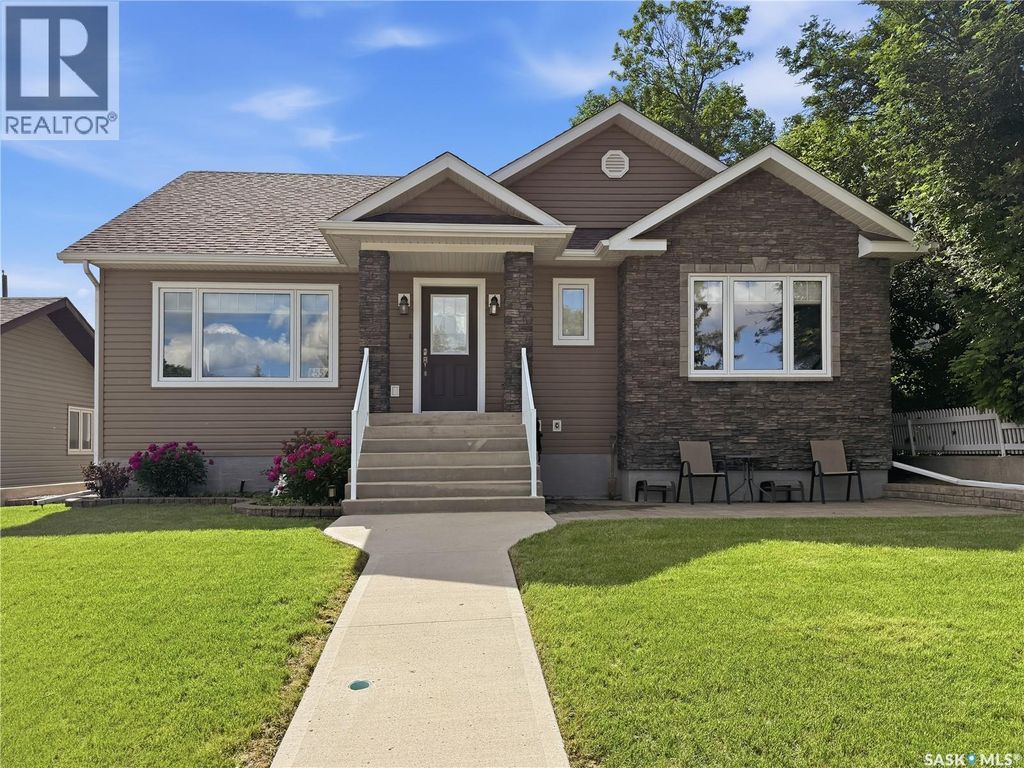 552 1st Avenue Ne, Swift Current