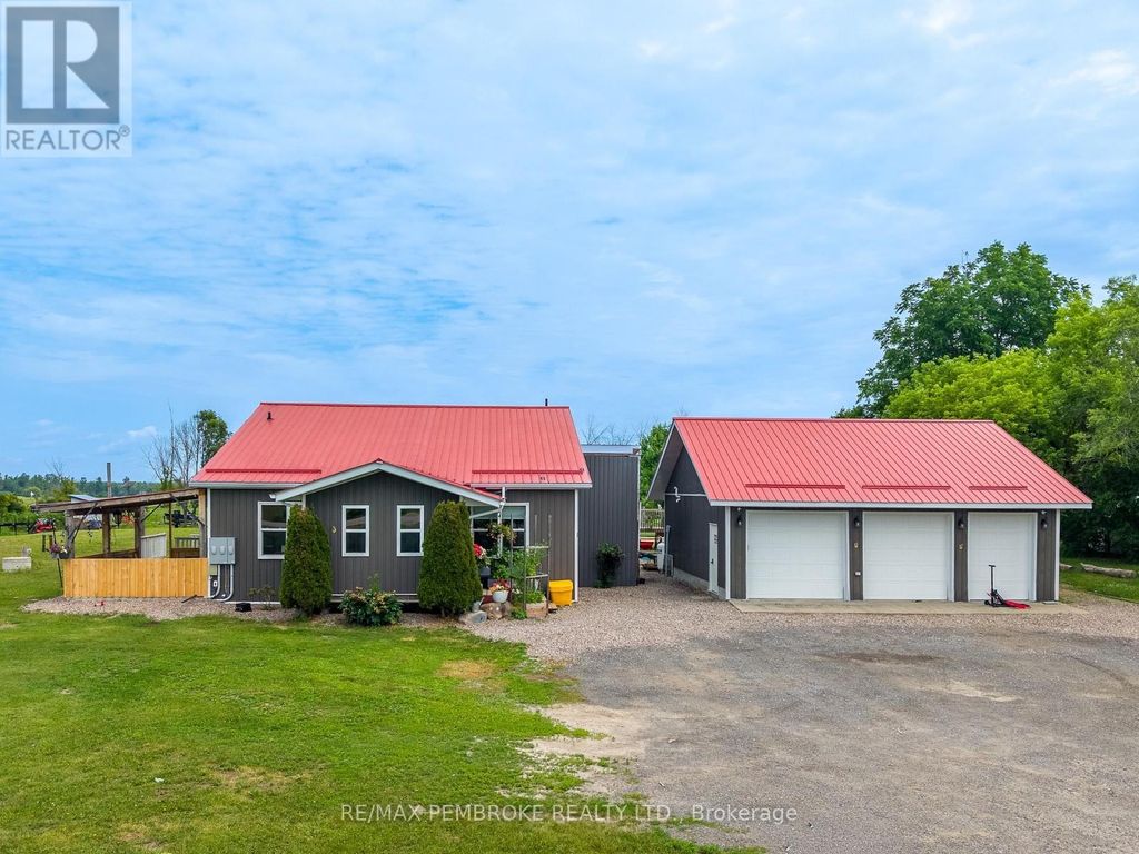 1890 Queensline Road, Whitewater Region