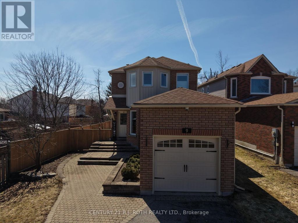 9 Laidlaw Drive N, Barrie (west Bayfield)