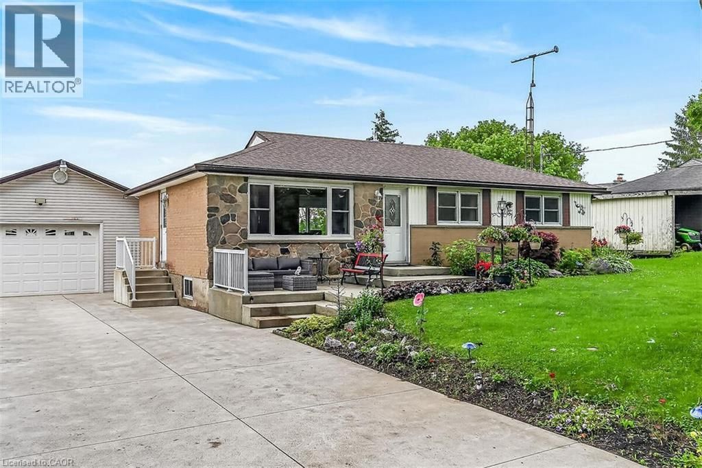 7344 Dickenson Road E, Glanbrook