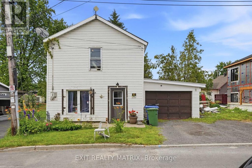 10 Peter Street, Champlain