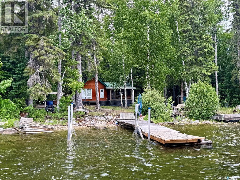 Lac La Ronge Cabin Near Potato Point, Northern Admin District