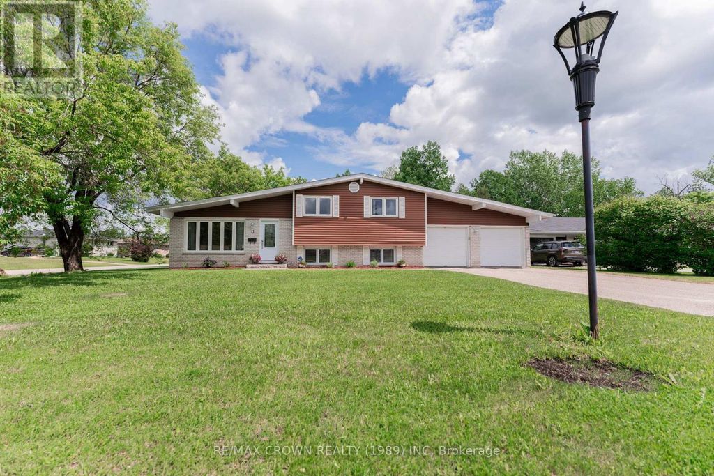11 Kent Place, Kapuskasing