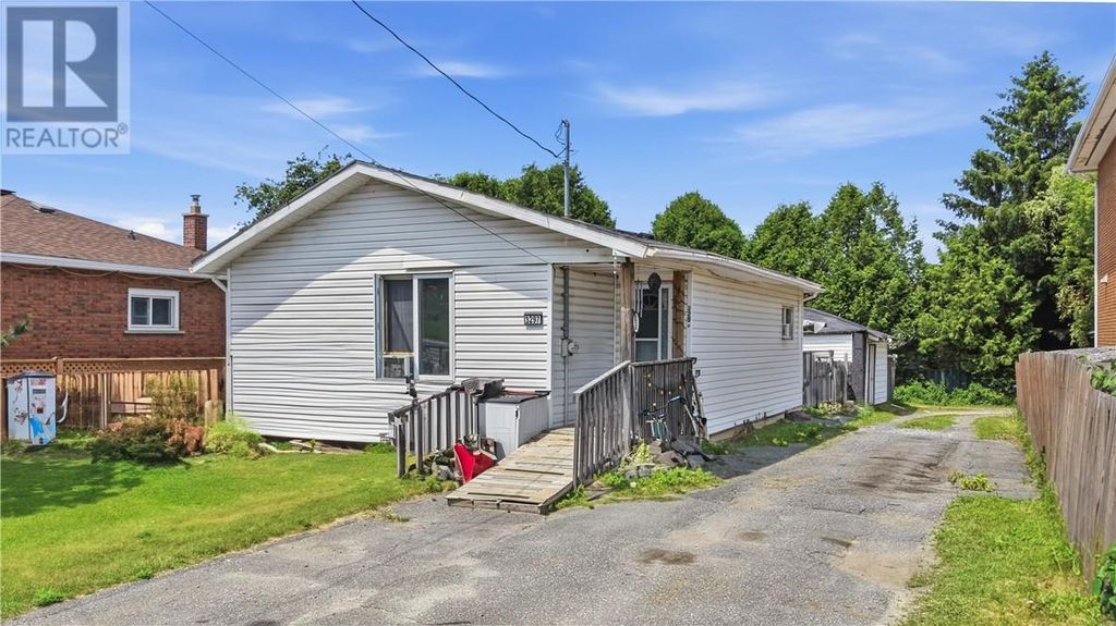 3297 Falconbridge Highway, Garson