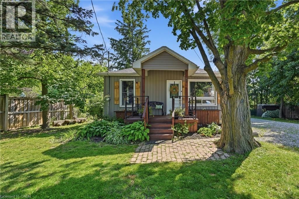 21 Renfrew Street E, Haldimand County