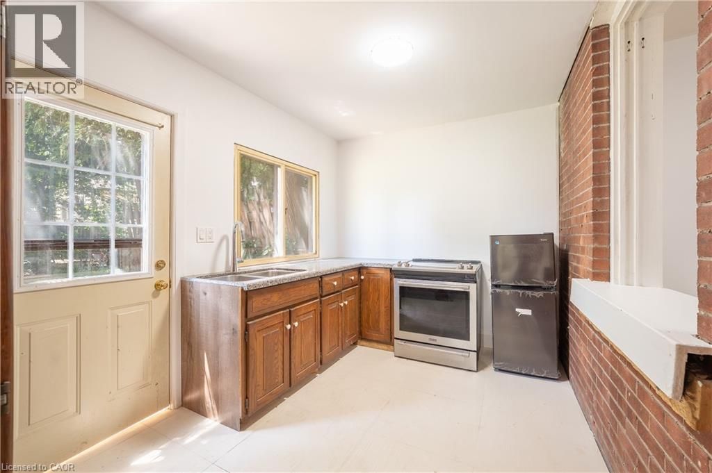 1274 Barton Street E, Hamilton